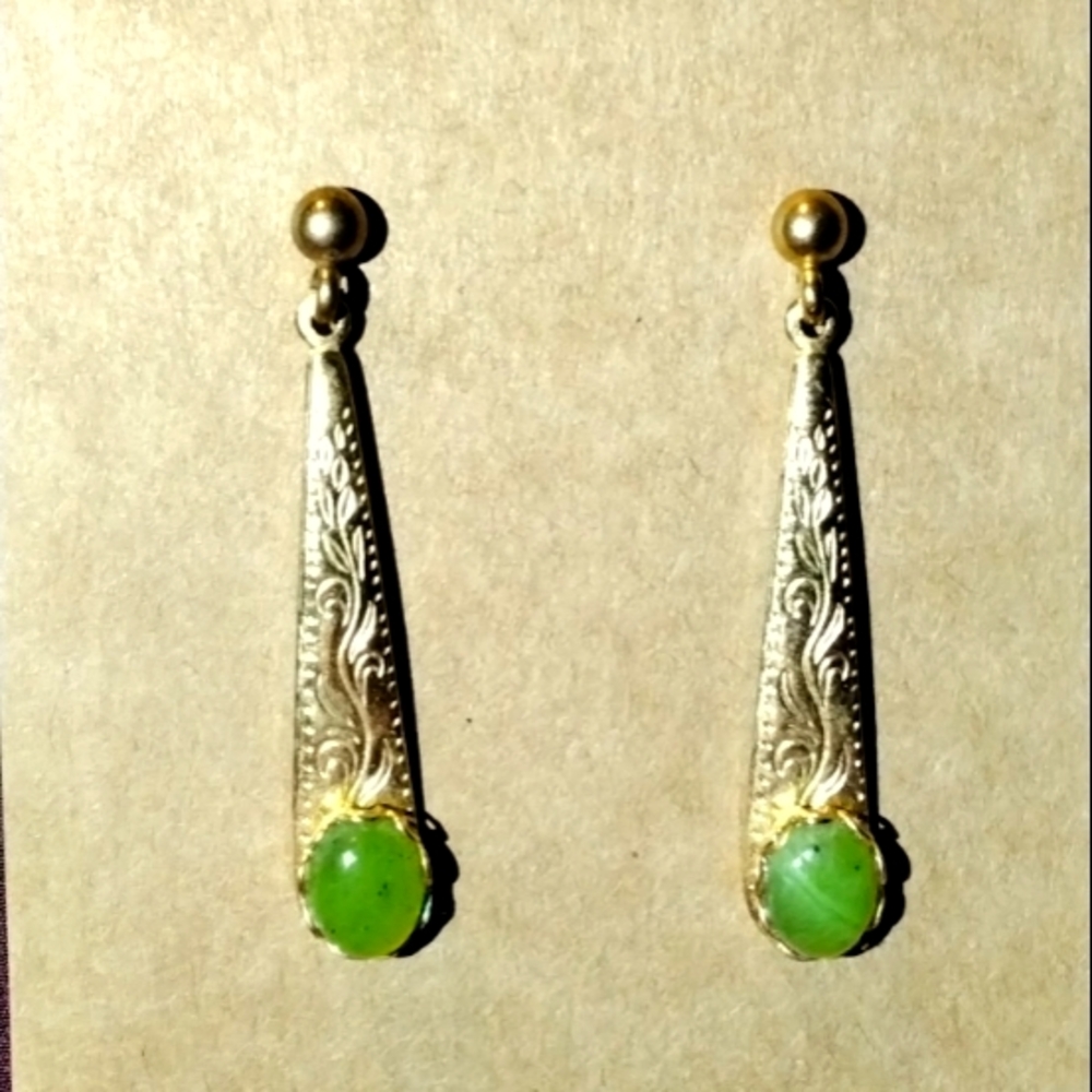 Jade and gold filigree earrings dangle drop studs